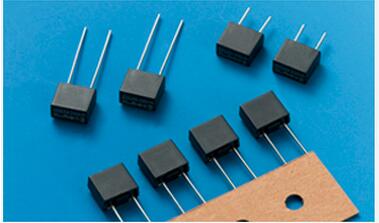 SNT 8.4×4.0×7.7 方形保險絲